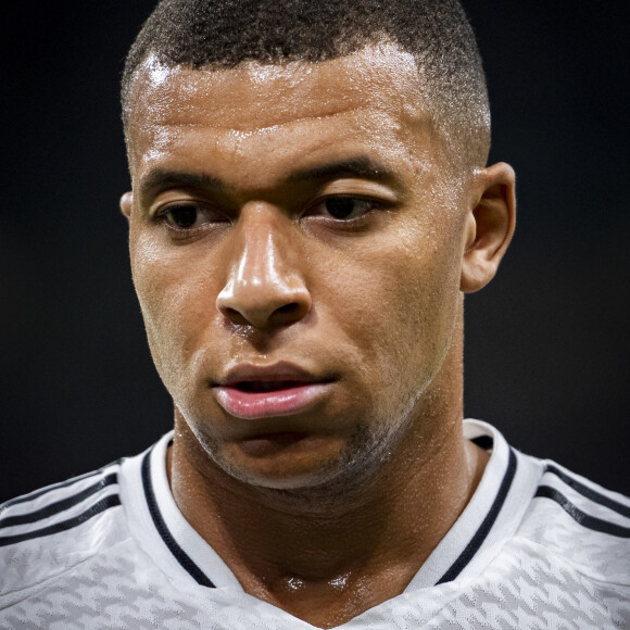 Une nouvelle polémique est récemment venu ternir encore un peu plus son image
Kylian Mbappe © Alberto Gardin/ZUMA Press Wire/Bestimage