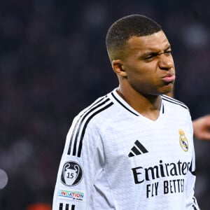 Absent du dernier rassemblement de l'équipe de France pour cause de blessure, Kylian Mbappé a été aperçu à Stockholm alors que ses coéquipiers affrontaient Israël le même jour
Kylian Mbappe ( Photo by federico pestellini / panoramic ) -