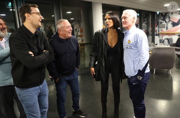 Exclusif - Fabien Onteniente, Shy'm et Didier Deschamps lors de la présentation du film "4 Zéros" aux joueurs de l'équipe de France à Clairefontaine le 8 octobre 2024 © Alain Guizard/ABACAPRESS.COM