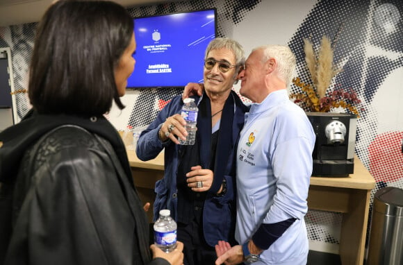 Exclusif - Gérard Lanvin et Didier Deschamps lors de la présentation du film "4 Zéros" aux joueurs de l'équipe de France à Clairefontaine le 8 octobre 2024 © Alain Guizard/ABACAPRESS.COM