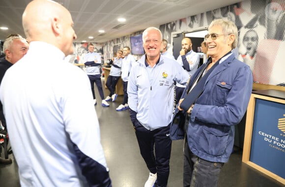 Exclusif - Didier Deschamps et Gérard Lanvin lors de la présentation du film "4 Zéros" aux joueurs de l'équipe de France à Clairefontaine le 8 octobre 2024 © Alain Guizard/ABACAPRESS.COM