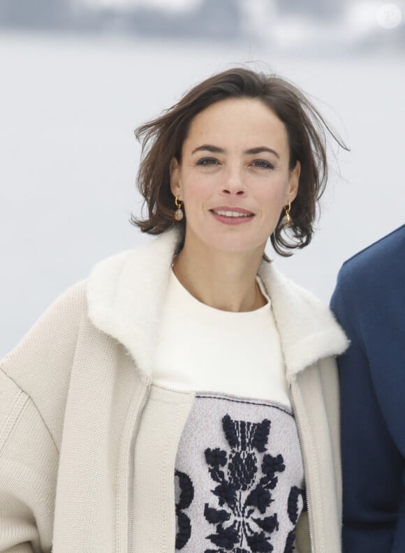 Bérénice Bejo au photocall du jury du 30ème festival international du film fantastique de Gérardmer le 26 janvier 2023. © Denis Guignebourg / Bestimage 