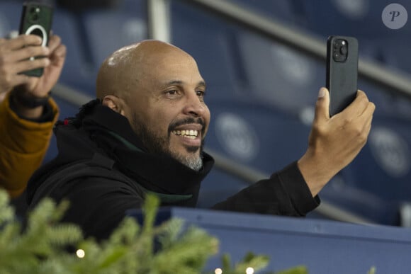 Coach Joe (coach star academy) - Célébrités dans les tribunes du Trophée des Champions entre le PSG et Toulouse (2-0) au Parc des Princes à Paris le 3 avril 2024. © Cyril Moreau/Bestimage