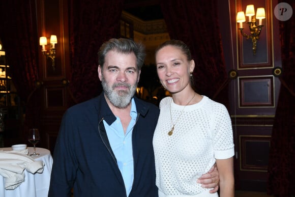 Exclusif - Clovis Cornillac et sa femme Lilou Fogli à l'exposition "Douceur animale" de Michel Bassompierre à l'InterContinental Paris - Le Grand le 17 septembre 2024. © Rachid Bellak / Bestimage