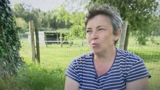 Manuela (L'amour est dans le pré 2024) : Un de ses prétendants quitte soudainement la ferme ! (SPOILER)