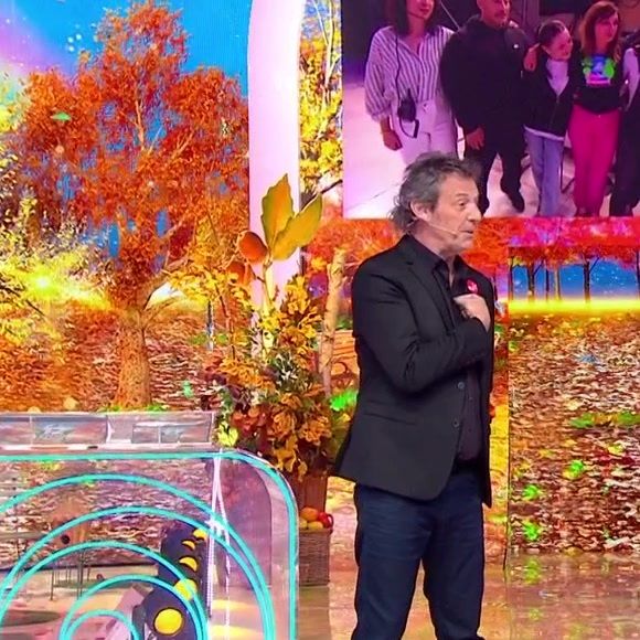 Jean-Luc Reichmann a rendu un vibrant hommage à Yohann Le Boudec qui travaillait à ses côtés depuis dix-huit ans
Jean-Luc Reichmann et Yohann Le Boudec sur le plateau des "12 coups de midi" le 15 octobre 2024.