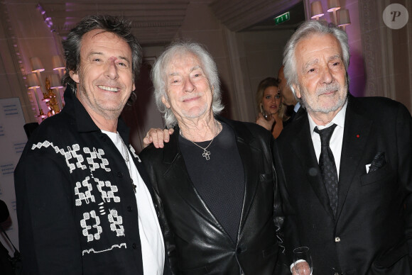 Jean-Luc Reichmann, Hugues Aufray et Pierre Arditi lors de la soirée de gala pour la fondation de la recherche en physiologie, les Stethos, au George V à Paris le 18 mars 2024. © Coadic Guirec / Bestimage 