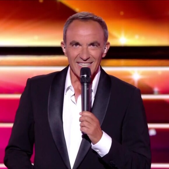 Sous l'oeil avisé de Nikos Aliagas, quinze nouveaux apprentis-chanteurs ont intégré la "Star Academy" sur TF1
Nikos Aliagas sur le plateau de la "Star Academy"