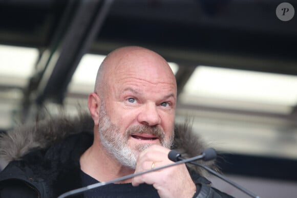 Philippe Etchebest - Rassemblement national des métiers de l'hôtellerie, de la restauration, du tourisme à l'appel de l'UMIH et le GNI à l'esplanade des Invalides à Paris le 14 décembre 2020. © Panoramic / Bestimage