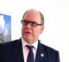 Le prince Albert a temporairement quitté le Rocher
Exclusif - Le prince Albert II de Monaco a visité l'exposition photographique de l'artiste Micheline Pelletier " Les Açores Un jardin sur l'Atlantique " présentée par L'Oeil en Seyne, organisée par Jacqueline Franjou, la présidente de la Villa Tamaris à la Seyne sur Mer. L'exposition se déroule du 15 octobre 2024 au 5 janvier 2025. Sur 3 niveaux, le public va voyager grace à l'objectif de Micheline Pelletier et les 200 photographies présentées, extraite du livre de Micheline, préfacé par Isabelle Autissier. Cette exposition salue aussi le travail scientifique du prince Albert 1er, qui effectua 13 expéditions dans cet archipel portugais. Dans les invités on pouvait noter la présence d'Emmanuel Falco, premier conseiller du prince, de l'ambassadeur du Portugal en France et à Monaco, M. José Duarte, le consul du Portugal à Marseille M. Alvarez, de M. Thomas Fouilleron, directeur des archives et de la bibliothèque du Palais Princier (qui ont enrichi de documents la salle dédiée au prince Albert 1er), de Vincent Vatrican, le directeur du centre des archives audiovisuelles de Monaco, de Pierre-Antoine Gérard, conservateur du Musée océanographique entre autres, du préfet du Var Pierre Mahet, de la sénatrice Françoise Dumont, ainsi que le président du Conseil départemental Jean-Louis Masson, sa vice-présidente en charge de la politique culturelle Virginie Lenoir, le vice-président de la Région François de Canson, ainsi que les maires et vice-président de la communauté d'agglomération TPM Mme Nathalie Bicais (La Seyne), Jean-Sébastien Vialatte (Six-Fours), Robert Bénéventi (Ollioules), Yann Tainguy, adjoint au maire de Toulon délégué à la Culture. © Bruno Bebert/Bestimage