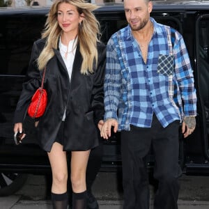 Liam Payne et sa compagne Kate Cassidy arrivent à l'hôtel La Réserve lors de la mode femme automne / hiver 2024-2025 lors de la Fashion Week de Paris (PFW), à Paris, France, le 1er mars 2024. 