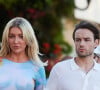 La source a déclaré : "Liam n'avait pas à mourir. Liam ne voulait pas mourir."
Liam Payne et sa compagne Kate Cassidy se promènent avec Paul Wesley et sa compagne Natalie Kuckenburg sur le port de Saint-Tropez, le 25 juillet 2023. 