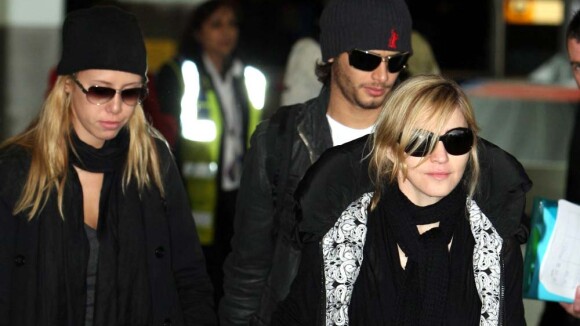 Madonna avec David, Mercy, Lourdes et Jesus : Escale à Londres avant le départ pour le Malawi !