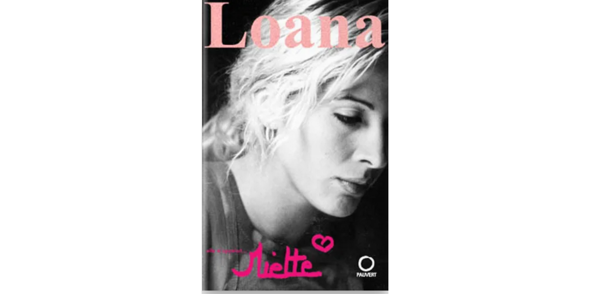Photo : Couverture du livre autobiographique de Loana - Purepeople