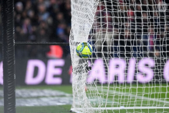 Pour l'heure, ils ont déjà récolté 175 000 euros sur les 250 000 attendus
 
Match de championnat de Ligue 1 Conforama opposant le Paris Saint-Germain (PSG) à l'Olympque Lyonnais (OL) au Parc des Princes à Paris, France, le 9 février 2020. Le PSG a gagné 4-2. © Anthony Bibard/Panoramic/Bestimage