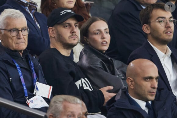 Carla Ginola et son mari Adrien Rosenpick sont apparus déçus par le match nul des Parisiens
 
Carla Ginola et Adrien Rosenpick dans les tribunes lors du match de Ligue Des Champions (LDC) "PSG - PSV Eindhoven (1-1)" au Parc des Princes à Paris, le 22 octobre 2024.