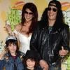 Slash, sa femme Perla et leur deux garçons, le 28 mars 2009 !