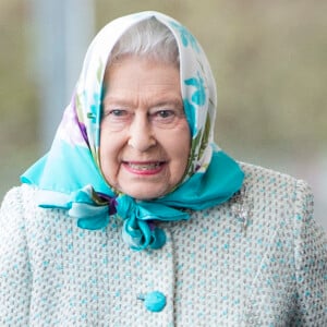 La reine Elisabeth II d'Angleterre arrive à la gare King's Lynn à Sandrigham pour passer ses vacances de Noël. Le 18 décembre 2014 