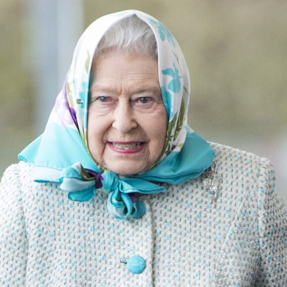 La reine Elisabeth II d'Angleterre arrive à la gare King's Lynn à Sandrigham pour passer ses vacances de Noël. Le 18 décembre 2014 