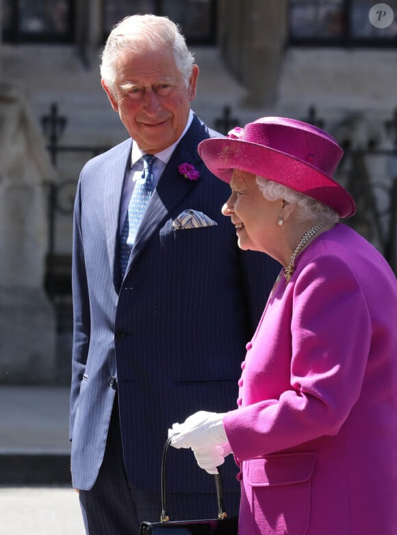 Le prince Charles arrive à l'abbaye de Westminster avec sa mère la reine Elisabeth II D'Angleterre pour inaugurer une exposition le 8 juin 2018. 