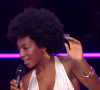 Ebony a voulu regagner sa place sauf qu'elle a frôlé la chute en glissant sur le plateau
Capture du prime de la "Star Academy"