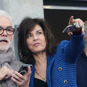 Pascal Praud et sa compagne Catherine dans les tribunes du match de football de la Coupe de France "Nantes vs Toulouse" au Stade de France à Paris. Le 29 avril 2023 © Cyril Moreau / Bestimage  