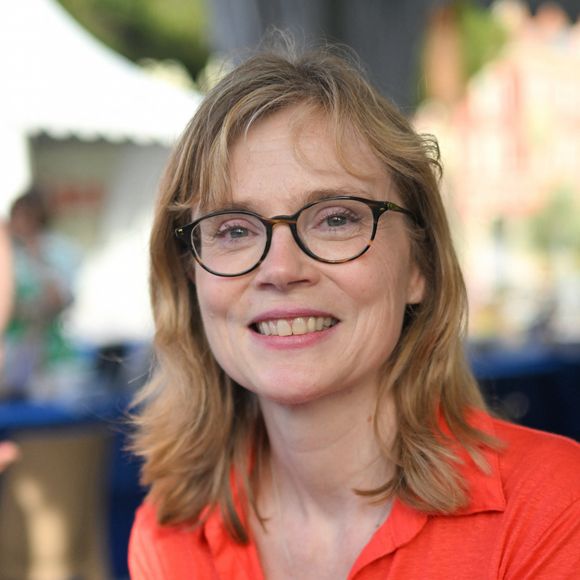 Isabelle Carre au festival du Livre de Nice 2022 dans le Jardin Albert 1er à Nice, France, le 4 juin 2022. © Lionel Urman/Panoramic/Bestimage
