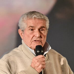 Claude Lelouch assiste à la projection du film L'Aventure C Est L Aventure lors du 16e Festival du film Lumière à Lyon, France, le 19 octobre 2024. Photo par Julien Reynaud/APS-Medias/ABACAPRESS.COM