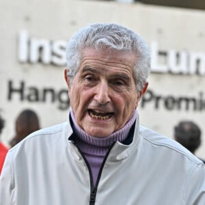 Claude Lelouch assiste à la reconstitution du premier film Sortie D Usines Lumiere lors du 16ème Festival du Film Lumière à Lyon, France, le 19 octobre 2024. Photo par Julien Reynaud/APS-Medias/ABACAPRESS.COM