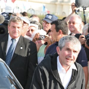 Claude Lelouch lors de l'inauguration de la place Claude Lelouch à Deauville, France, le 5 septembre 2006. Son film "Un Homme et une Femme" y a été tourné en 1966 et a remporté la Palme d'or à Cannes. Photo par Nikola Kis Derdei/ABACAPRESS.COM