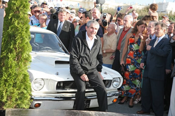 Claude Lelouch lors de l'inauguration de la place Claude Lelouch à Deauville, France, le 5 septembre 2006. Son film "Un Homme et une Femme" y a été tourné en 1966 et a remporté la Palme d'or à Cannes. Photo par Nikola Kis Derdei/ABACAPRESS.COM