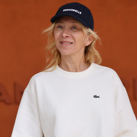 A retrouver ce lundi soir sur "France 2"
Sylvie Testud - Célébrités au village des Internationaux de France de tennis de Roland Garros 2024 à Paris le 7 juin 2024. © Jacovides-Moreau/Bestimage 