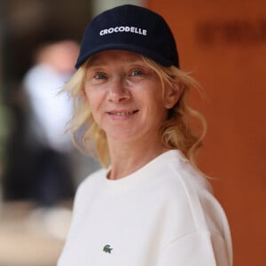 L'occasion de s'intéresser à l'actrice
Sylvie Testud - Célébrités au village des Internationaux de France de tennis de Roland Garros 2024 à Paris le 7 juin 2024. © Jacovides-Moreau/Bestimage 