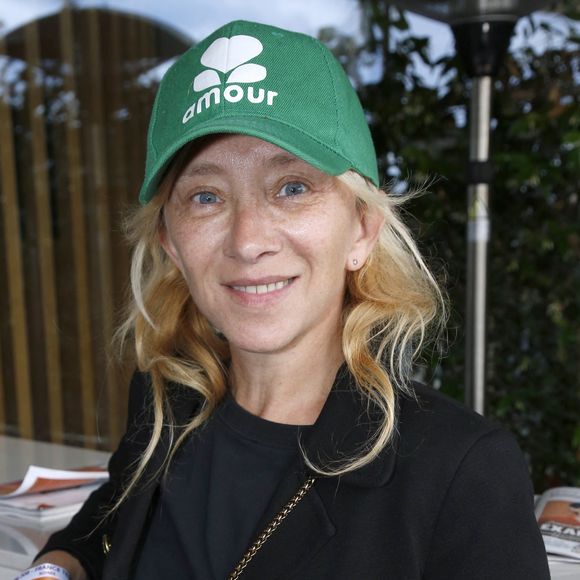 Notamment à sa passion pour les achats immobiliers 
Exclusif - Sylvie Testud - Soirée des comédiens de séries de France Télévision lors des Internationaux de France de Tennis de Roland Garros 2024 - Jour 10 à Paris. Le 4 Juin 2024. © Bertrand Rindoff Petroff / Bestimage 