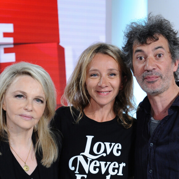 Exclusif - Nathalie Rheims, Sylvie Testud et Eric Elmosnino - Enregistrement de l'émission ' Vivement Dimanche Prochain ' au studio Gabriel. Diffusion le 08/09/2019 sur France 2. © Guillaume Gaffiot / Bestimage.