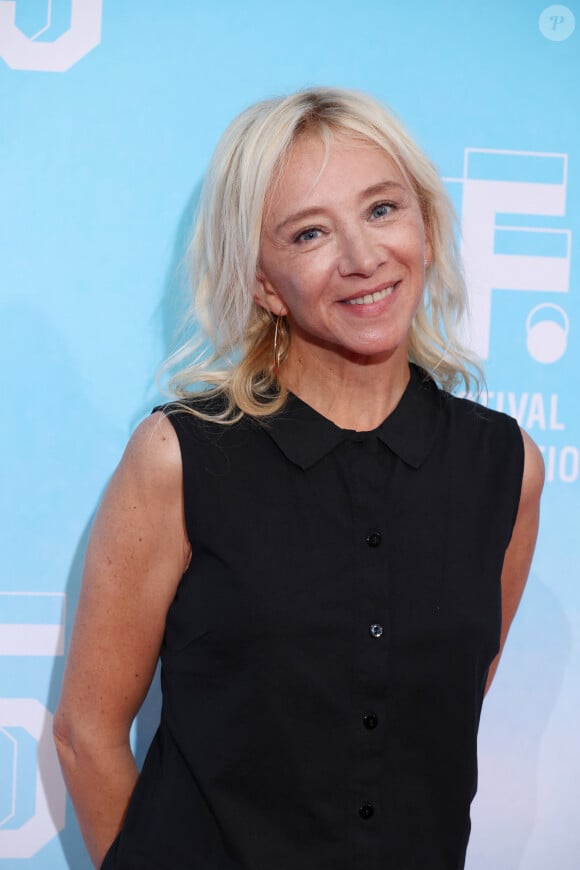 Sylvie Testud lors du photocall de la soirée de clôture de la 25ème édition du Festival de la fiction de la Rochelle, France, le 16 septembre 2023. © Denis Guignebourg/Bestimage