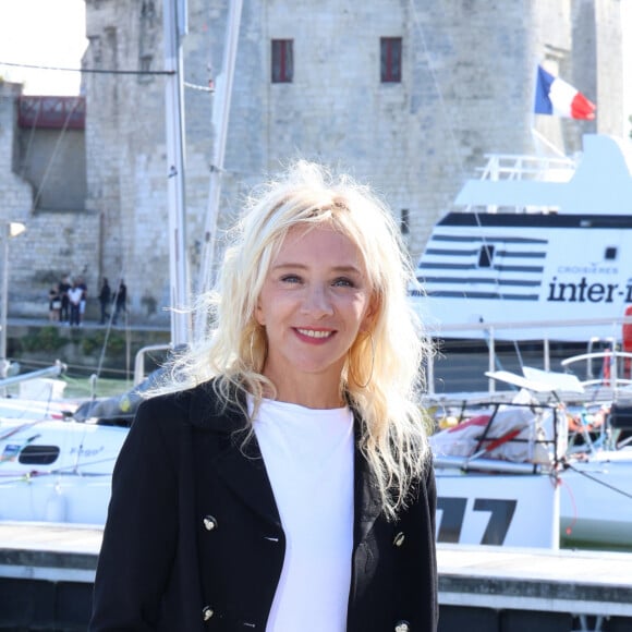 Sylvie Testud lors du photocall de "Knok" lors du 25eme anniversaire du Festival de la fiction de la Rochelle le 16 Septembre 2023. © Denis Guignebourg/BestImage