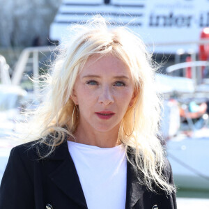 Sylvie Testud lors du photocall de "Knok" lors du 25eme anniversaire du Festival de la fiction de la Rochelle le 16 Septembre 2023. © Denis Guignebourg/BestImage  