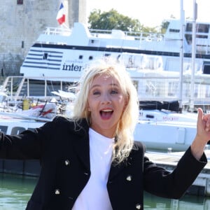 Sylvie Testud lors du photocall de "Knok" lors du 25eme anniversaire du Festival de la fiction de la Rochelle le 16 Septembre 2023. © Denis Guignebourg/BestImage  