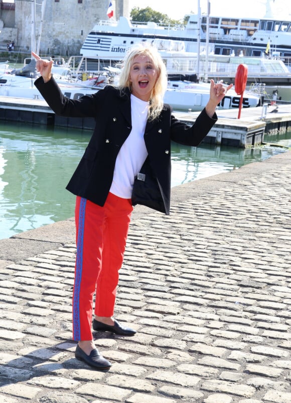 Sylvie Testud lors du photocall de "Knok" lors du 25eme anniversaire du Festival de la fiction de la Rochelle le 16 Septembre 2023. © Denis Guignebourg/BestImage  