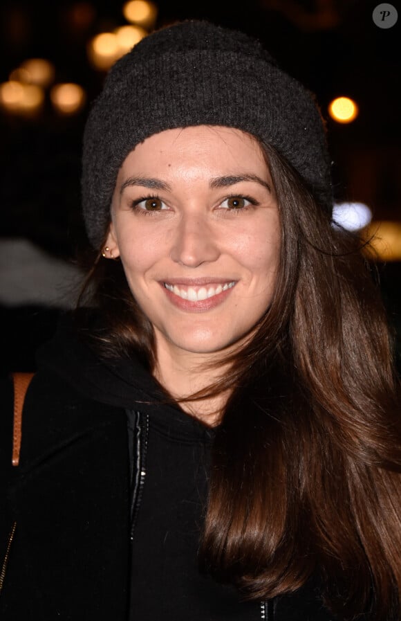 Il s'agit de "Fenêtre sur confinement".
Audrey Pirault - Lancement officiel des "Pères Noël Verts" du Secours Populaire sur la place de l'Hôtel de Ville à Paris le 25 novembre 2019. © Federico Pestellini/Panoramic/Bestimage