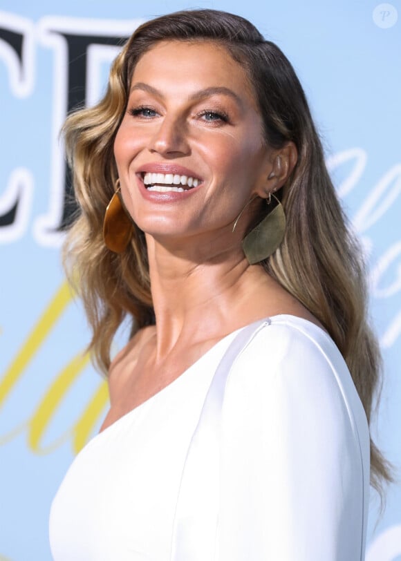 Gisele Bundchen - Les célébrités posent lors du photocall de la soirée UCLA en l'honneur de B. Streisand et G. Bundchen à Los Angeles le 21 février, 2019 