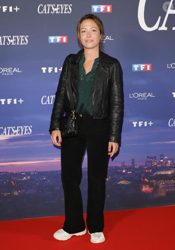 Dounia Coesens, elle, s'est vite adaptée à cette situation
Dounia Coesens - Avant-première de la nouvelle fiction de TF1 "Cat's Eyes" à la Seine Musicale à Paris le 9 octobre 2024. © Coadic Guirec/Bestimage