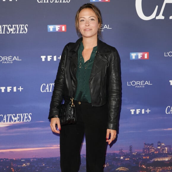 Dounia Coesens, elle, s'est vite adaptée à cette situation
Dounia Coesens - Avant-première de la nouvelle fiction de TF1 "Cat's Eyes" à la Seine Musicale à Paris le 9 octobre 2024. © Coadic Guirec/Bestimage