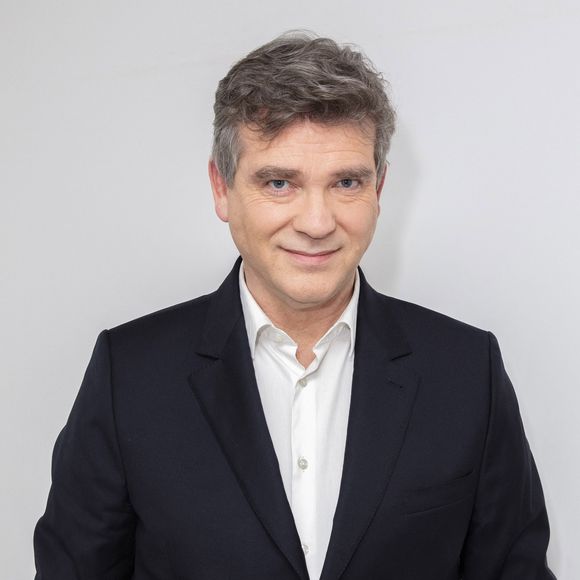 Exclusif - Arnaud Montebourg - Les invités de L.Ruquier posent en backstage lors de l'émission OEED (On est en direct) diffusée sur France 2 le 27 février 2021 © Jack Tribeca / Bestimage 