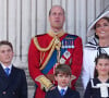 Selon "OK Magazine", le couple est très impliqué dans la vie scolaire de ses enfants. 
Le prince William, prince de Galles, Catherine Kate Middleton, princesse de Galles, le prince George, le prince Louis et la princesse Charlotte - Les membres de la famille royale britannique au balcon du Palais de Buckingham lors de la parade militaire "Trooping the Colour" à Londres le 15 juin 2024