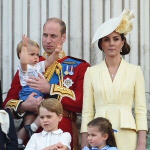 Le prince William, duc de Cambridge, et Catherine (Kate) Middleton, duchesse de Cambridge, le prince George de Cambridge, la princesse Charlotte de Cambridge, le prince Louis de Cambridge - La famille royale au balcon du palais de Buckingham lors de la parade Trooping the Colour 2019, célébrant le 93ème anniversaire de la reine Elisabeth II, Londres, le 8 juin 2019.