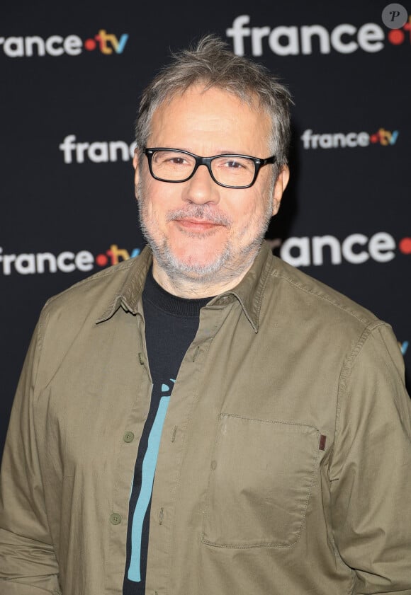 Pour bien voyager
Philippe Gougler au photocall pour la conférence de presse de rentrée de France TV à la Grande Halle de la Villette à Paris, France, le 11 juillet 2023. © Coadic Guirec/Bestimage 