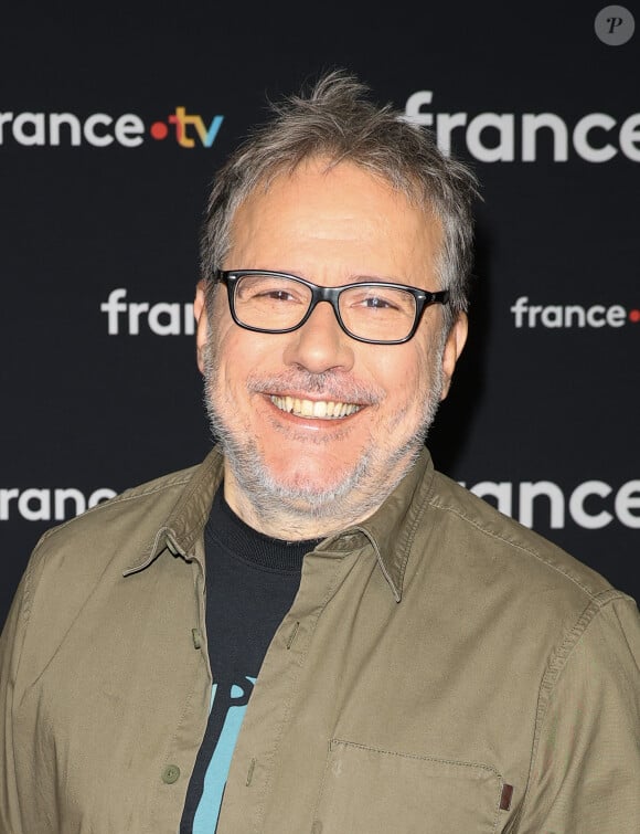 En toute tranquilité 
Philippe Gougler au photocall pour la conférence de presse de rentrée de France TV à la Grande Halle de la Villette à Paris, France, le 11 juillet 2023. © Coadic Guirec/Bestimage 