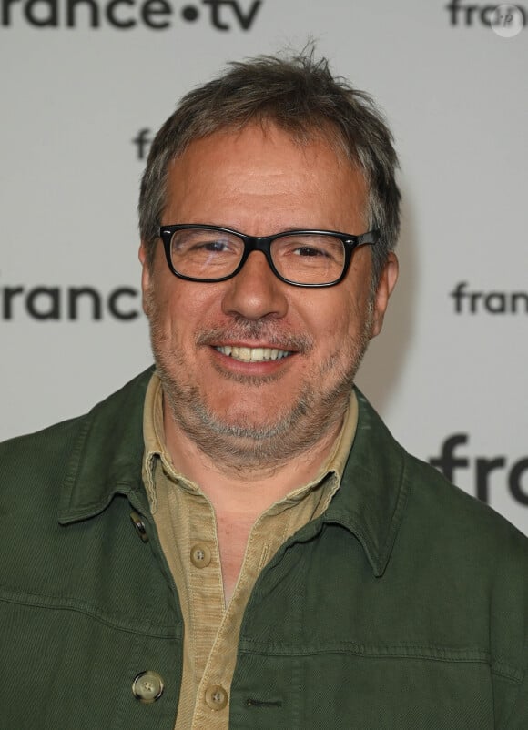 Philippe Gougler au photocall pour la conférence de presse de rentrée de France TV à la Grande Halle de la Villette à Paris, France, le 6 juillet 2022. © Coadic Guirec/Bestimage 